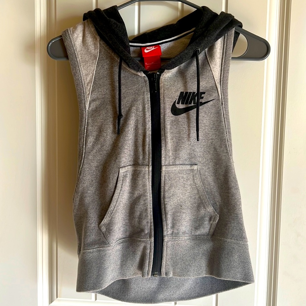 Nike vest with hood size m